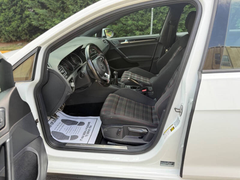 2017 Volkswagen Golf GTI S