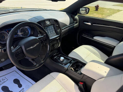 2019 Chrysler 300 S