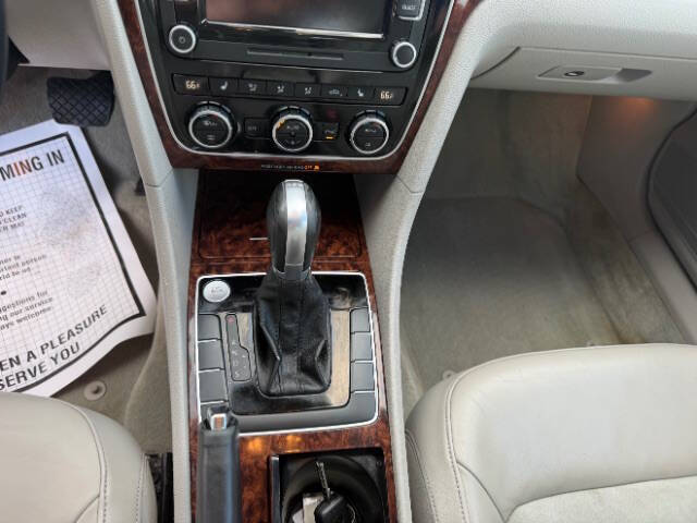 2012 Volkswagen Passat TDI SEL Premium