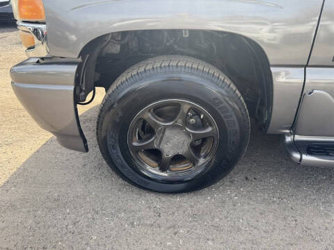 2005 GMC Yukon XL Denali