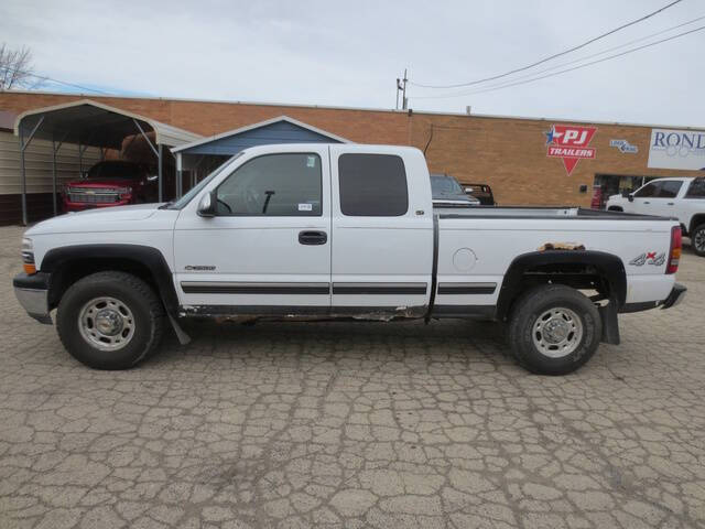 Used 2000 Chevrolet Silverado LT with VIN 1GCGK29U6YE172641 for sale in Sycamore, IL