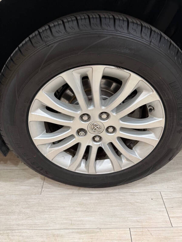 2014 Toyota Sienna XLE 8-Passenger