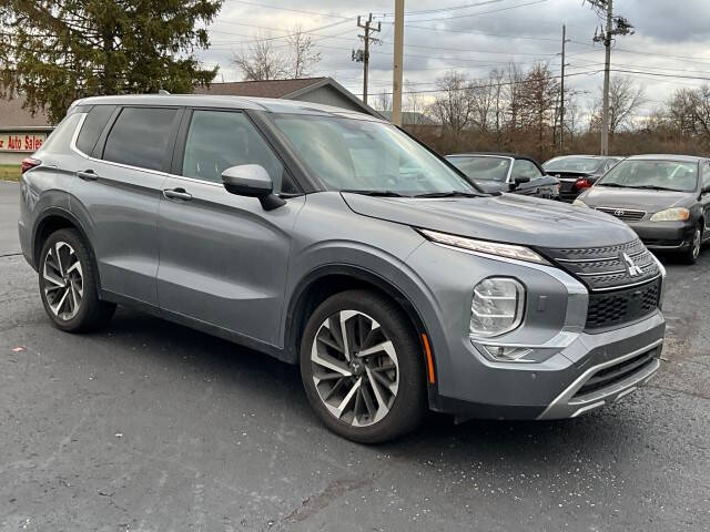 2023 Mitsubishi Outlander SE