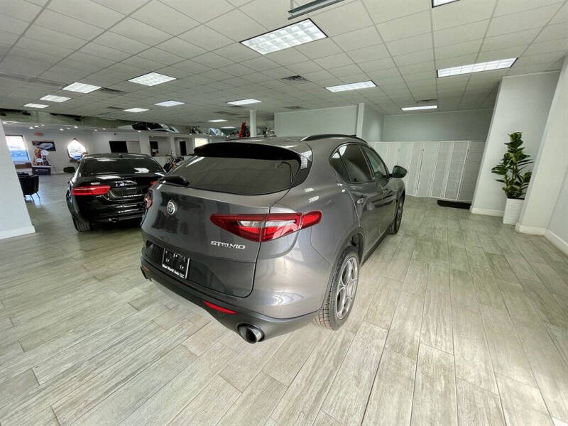 2018 Alfa Romeo Stelvio Sport