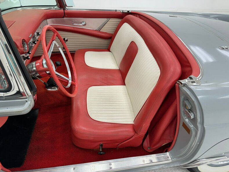 1956 Ford Thunderbird