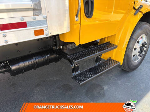 2019 Freightliner M2 106