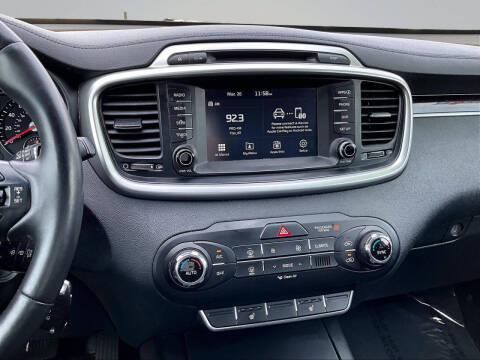 2017 Kia Sorento LX