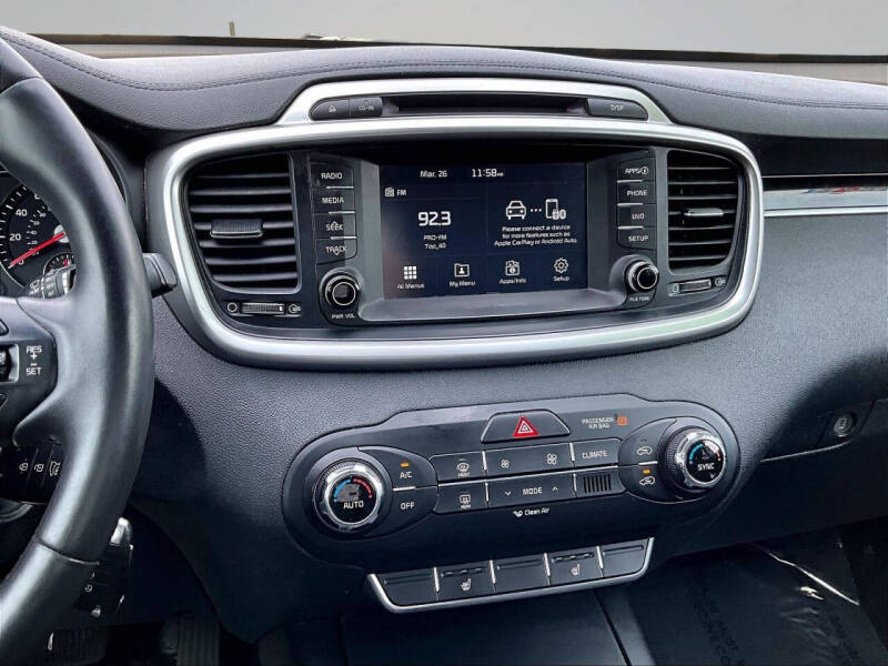 2017 Kia Sorento LX