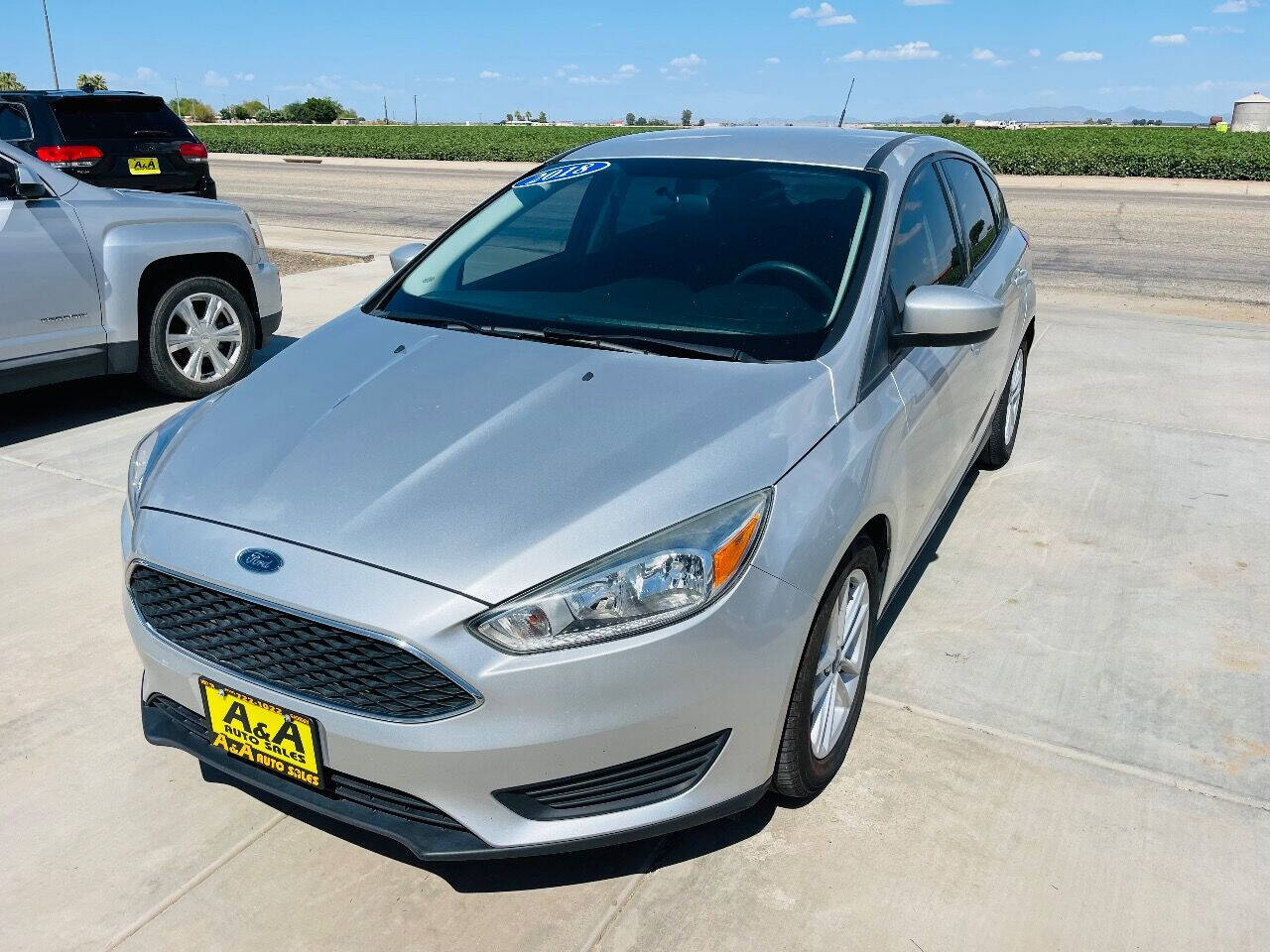 Dk. Gray 2018 Ford Focus SE SE 4dr Hatchback 2