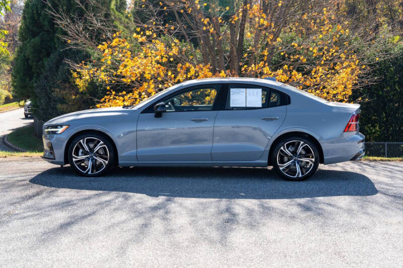 2024 Volvo S60 B5 Core Dark Theme