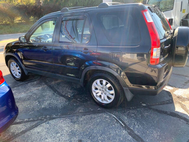 2005 Honda CR-V for sale at Chuckie Bizzarro's Fleetwing Auto in Erie, PA