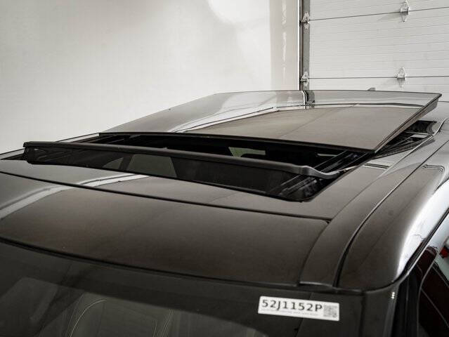 2023 Land Rover Discovery P360 S R-Dynamic