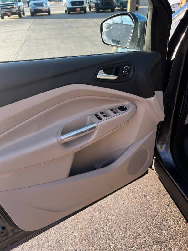 2017 Ford Escape SE - Photo 6