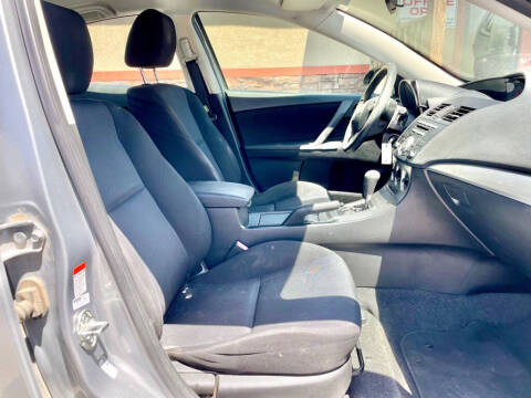 2011 Mazda MAZDA3 i Touring