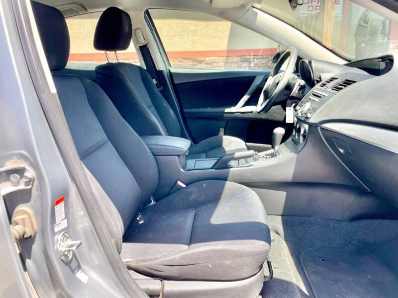 2011 Mazda MAZDA3 i Touring