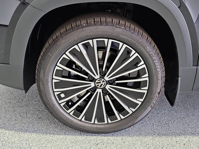 2026 Volkswagen Taos SE