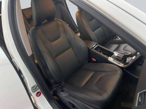 2016 Volvo XC60 T5 Drive-E Premier