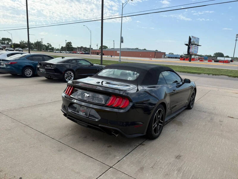 2022 Ford Mustang