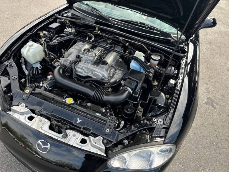 2004 Mazda MX-5 Miata LS