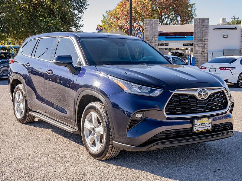 2020 Toyota Highlander LE