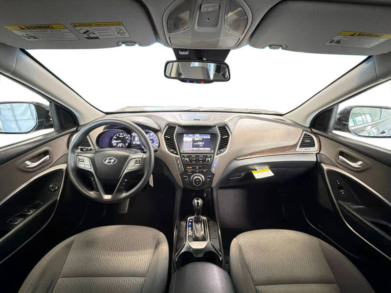 2017 Hyundai Santa Fe SE