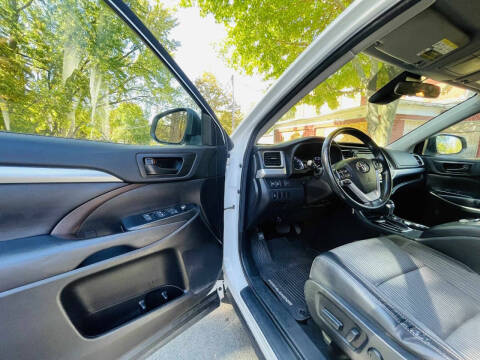 2017 Toyota Highlander LE Plus