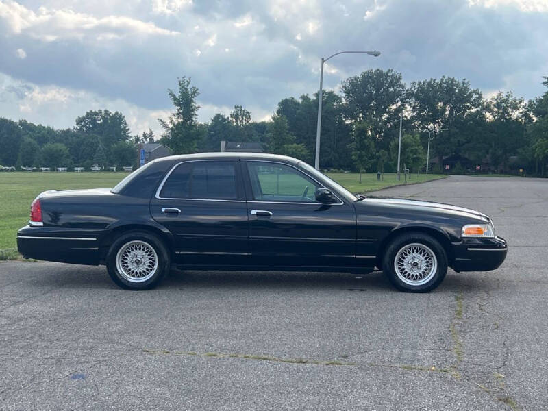 2002 Ford Crown Victoria LX