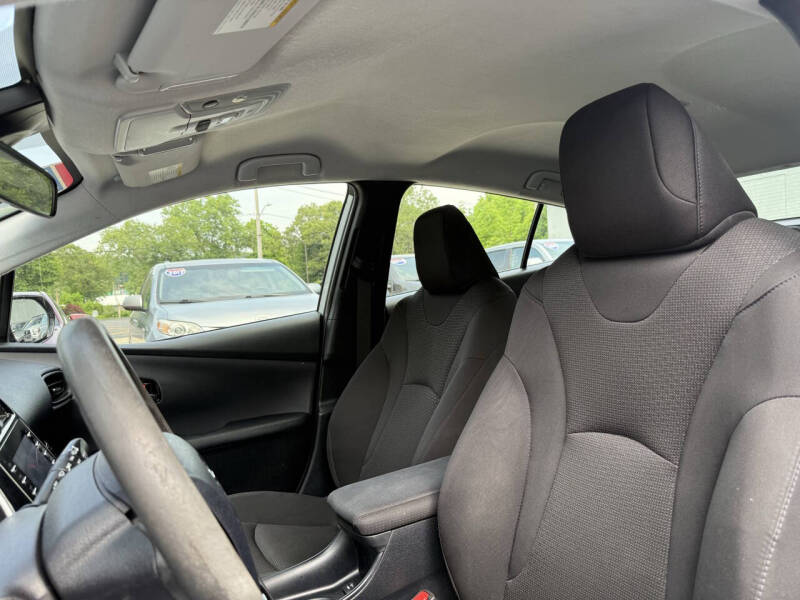 2020 Toyota Prius LE