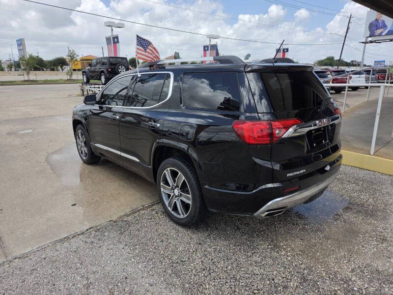 2017 GMC Acadia Denali