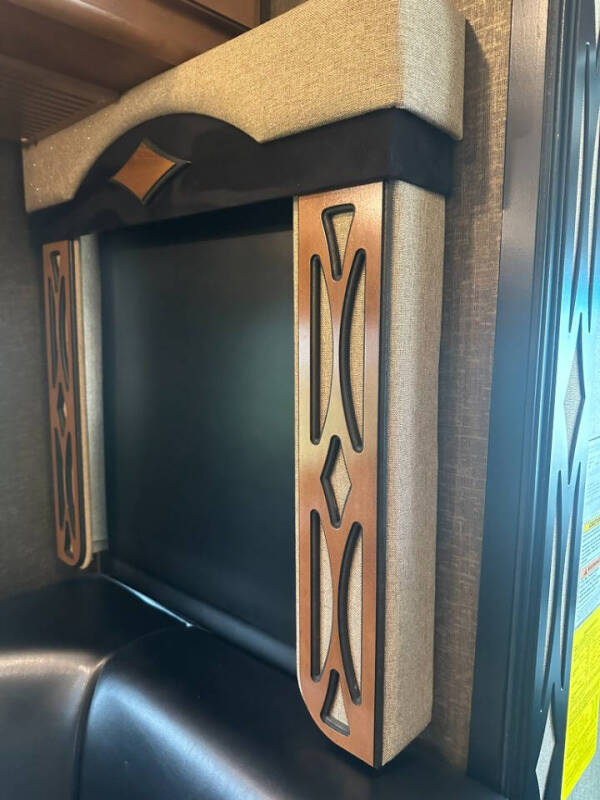 2015 Fleetwood RV Excursion 35B