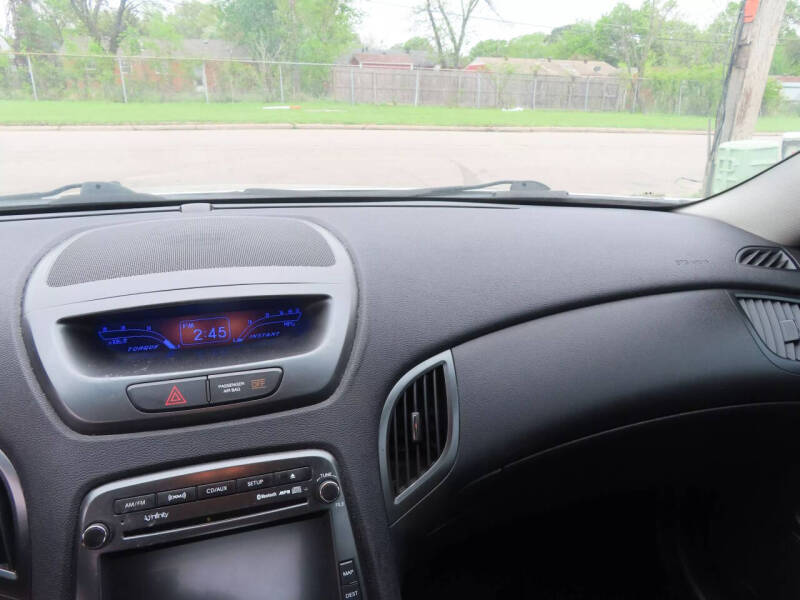 2012 Hyundai Genesis Coupe 3.8 Track