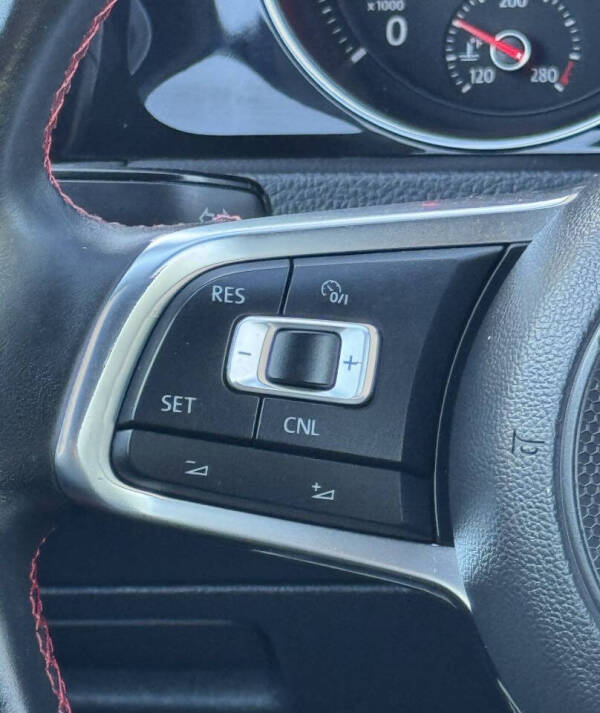 2018 Volkswagen Golf GTI SE