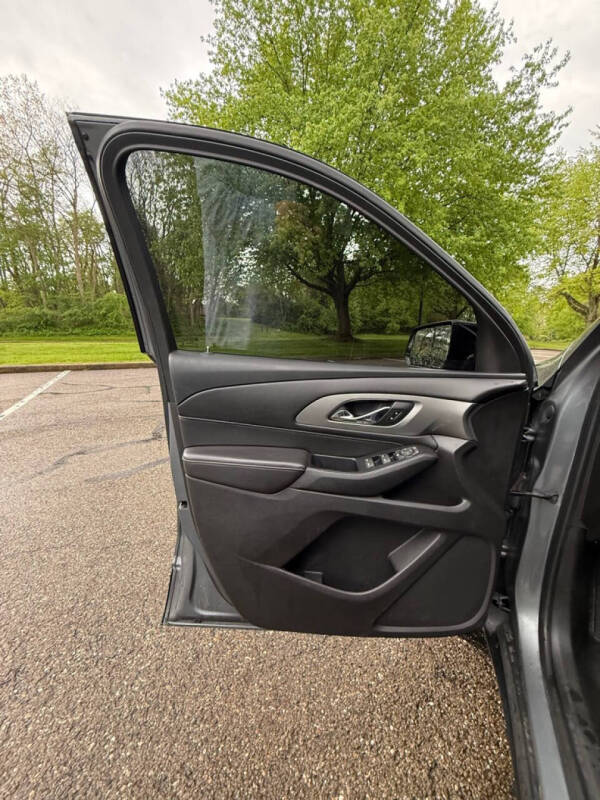 2018 Chevrolet Traverse LS