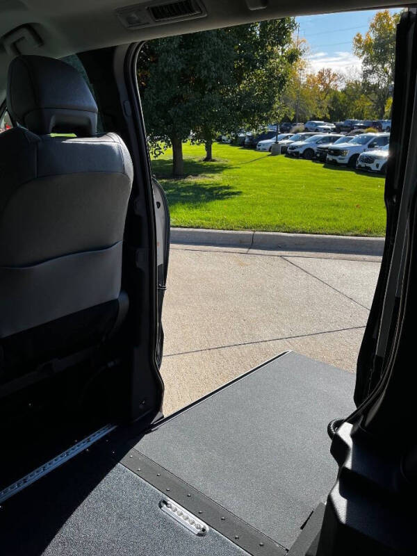 2025 Toyota Sienna XLE 7-Passenger