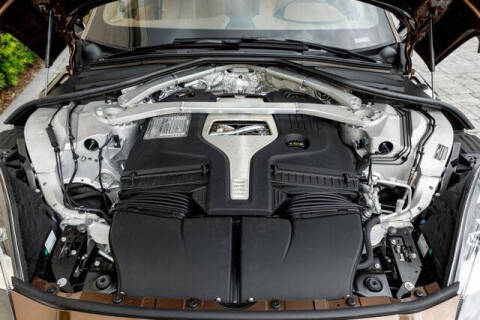 2025 Aston Martin DBX 707