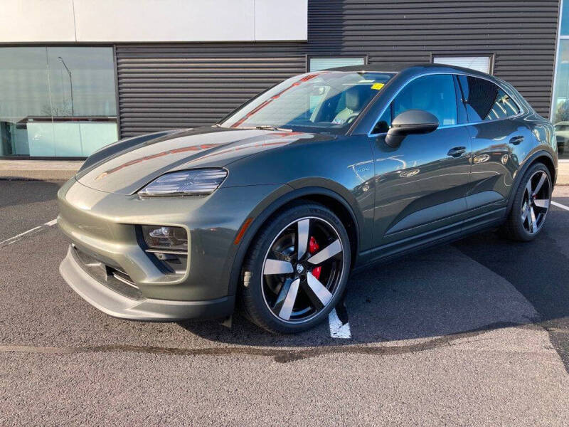 2025 Porsche Macan 4S Electric