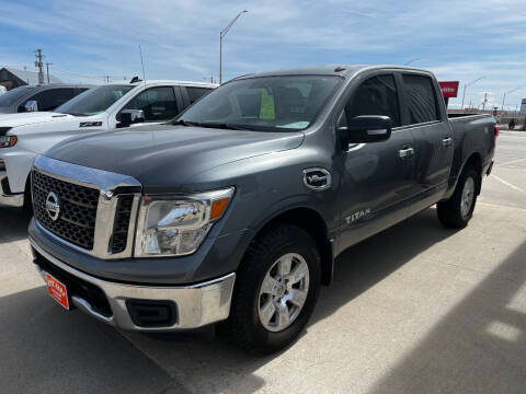 2017 Nissan Titan SV