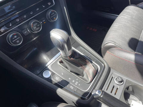 2017 Volkswagen Golf GTI