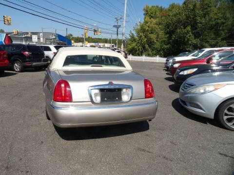 1999 Lincoln Town Car Signature