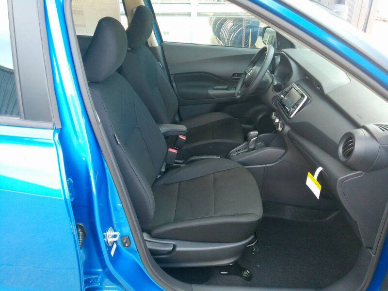 2025 Nissan Kicks Play S