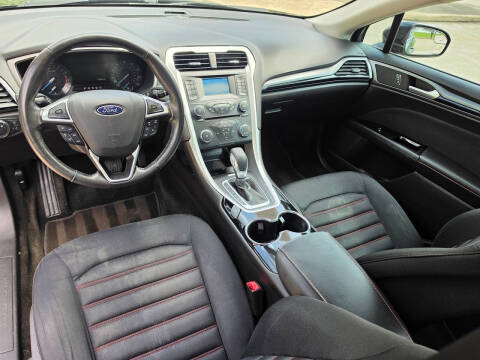 2015 Ford Fusion SE