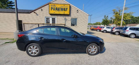2015 Mazda MAZDA3 for sale at Parkway Motors in Springfield IL