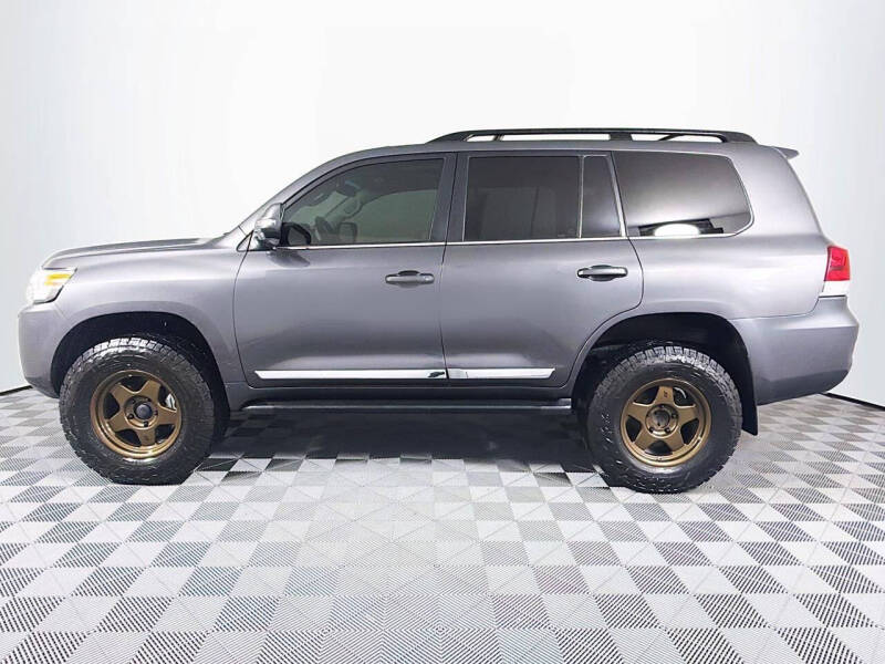 2016 Toyota Land Cruiser