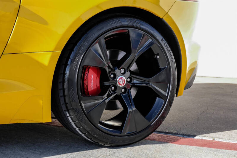 2021 Jaguar F-TYPE P300