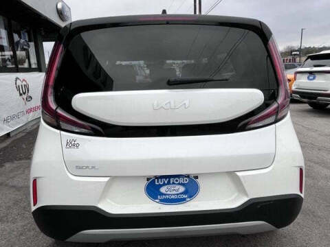 2024 Kia Soul LX
