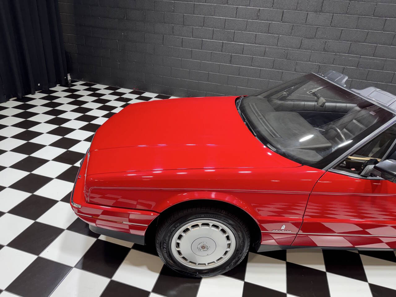 1990 Cadillac Allante 17