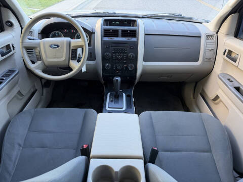 2011 Ford Escape XLS