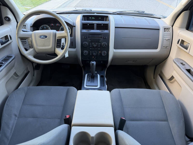 2011 Ford Escape XLS