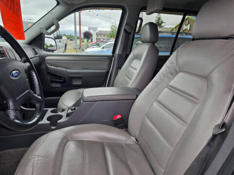 2004 Ford Explorer XLT