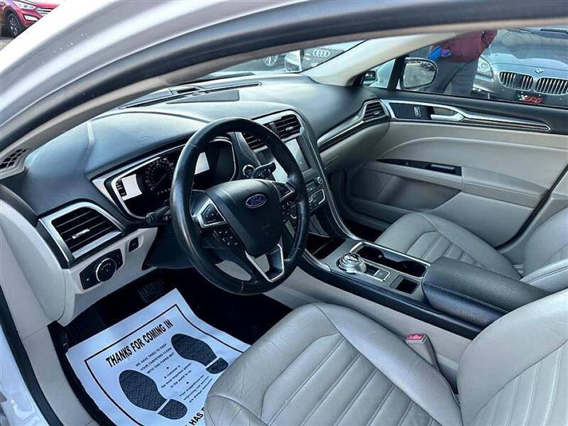 2017 Ford Fusion SE